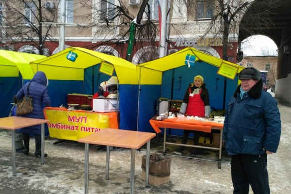 Cпециалисты МУП «Комбинат питания» приняли участие в новогодней ярмарке